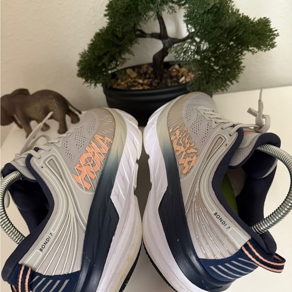 Hoka bondi 7 White and Tan Athletic - Picture 3 of 6